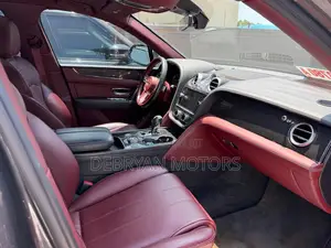 Bentley Bentayga 2023 Gray