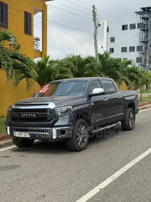 Toyota Tundra 1794 5.7L V8 w/FFV 4x4 CrewMax 5.6 ft. box 145.7 in. WB