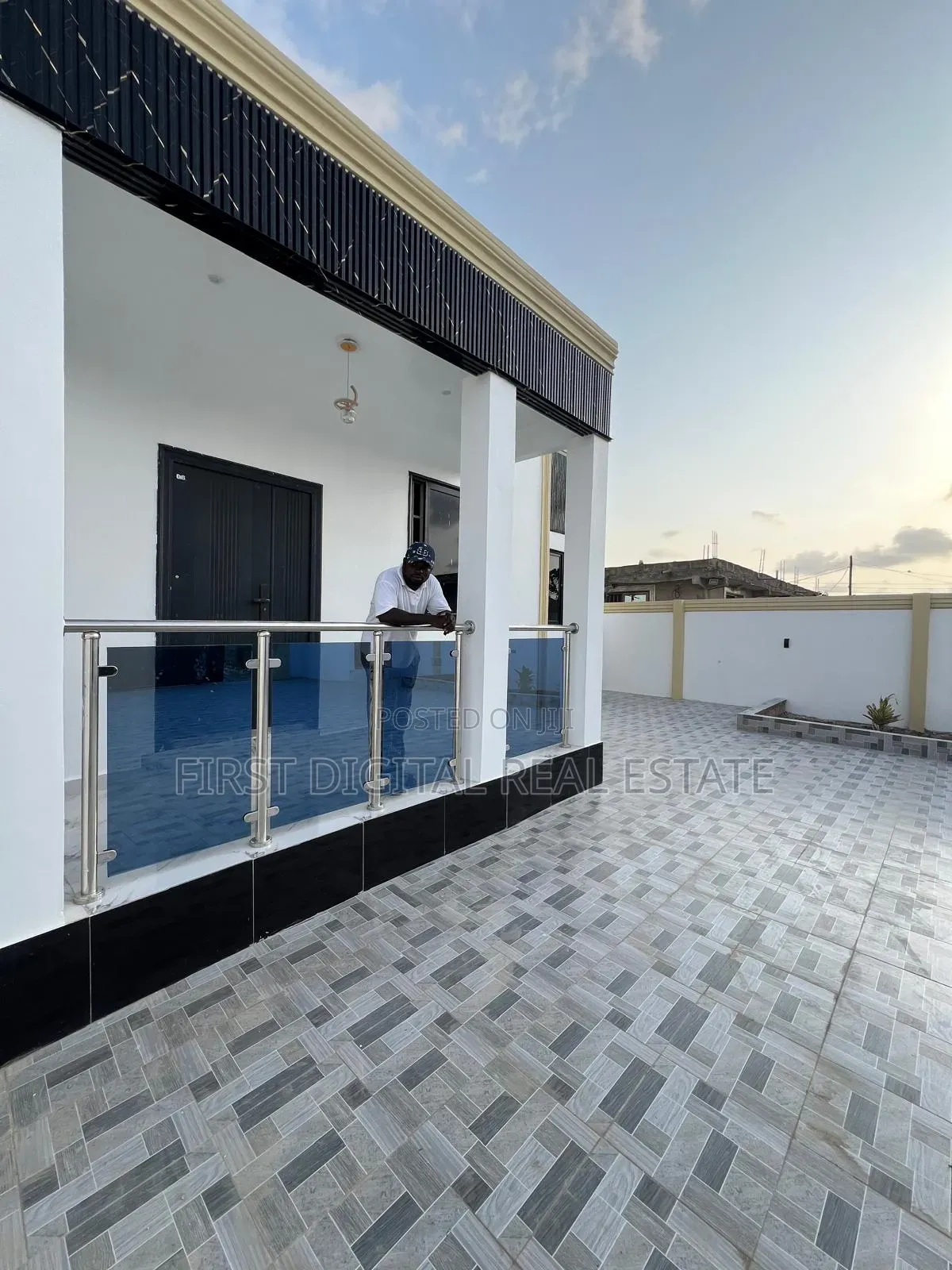 3bdrm House in First Digital Real, Ghana Link Area for sale
