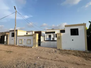 3bdrm House in First Digital Real, Ghana Link Area for sale