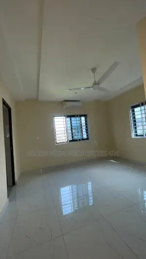 3bdrm Apartment in West Hills Mall Area for rent