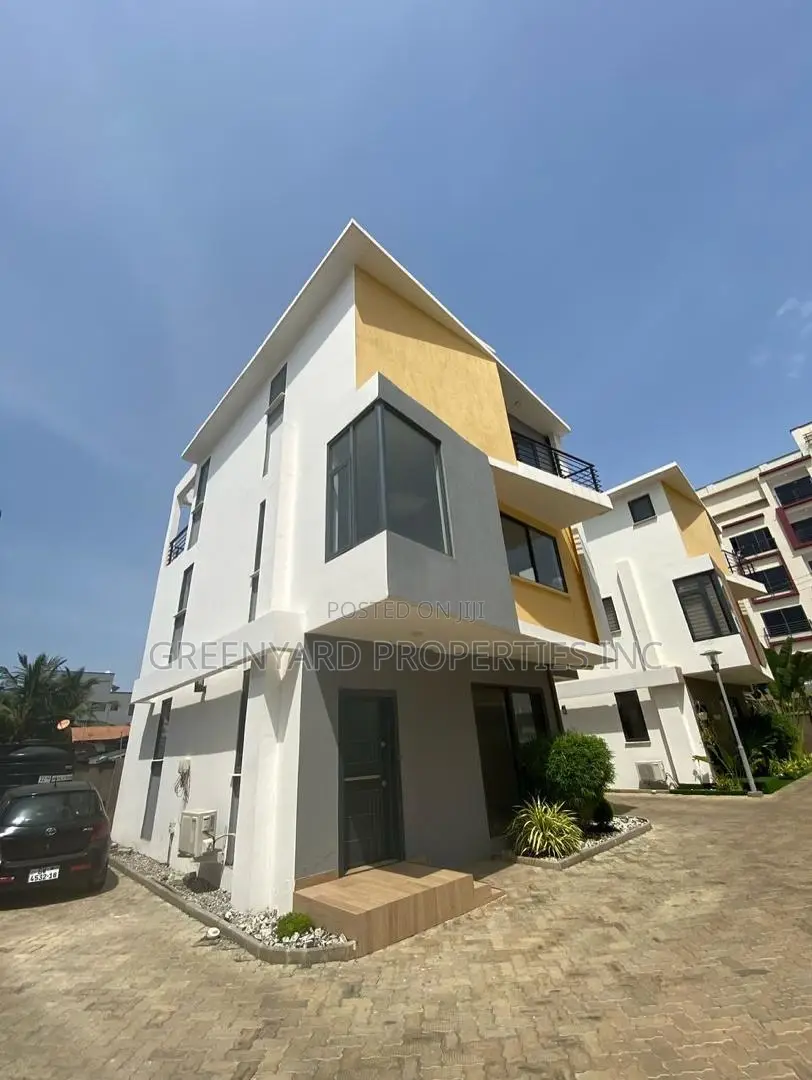 3bdrm Townhouse / Terrace in Roundabout, Tseaddo for rent