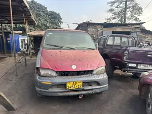Toyota HiAce 2006 Red