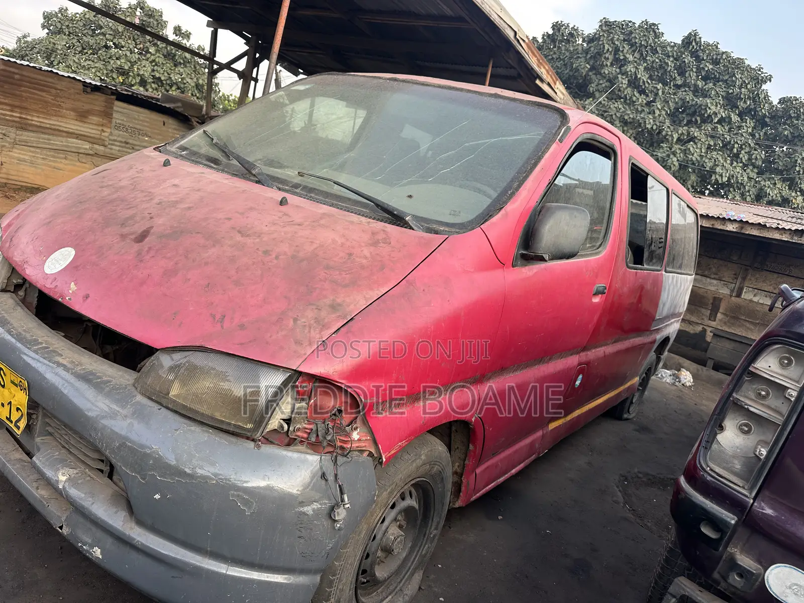 Toyota HiAce 2006 Red