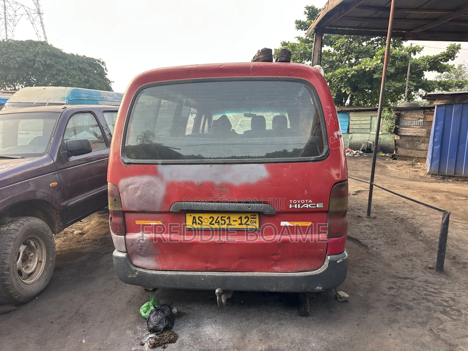 Toyota HiAce 2006 Red