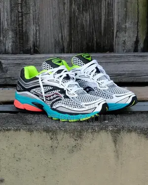 Saucony Pro Grid Omni 9