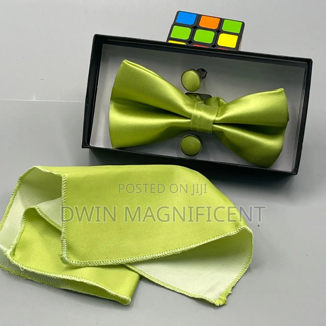 Bow Tie Set (Pre-Tied Bow Tie, a Matching Pocket Square and Cufflinks)