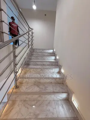 4bdrm Duplex in Kwabenya for sale