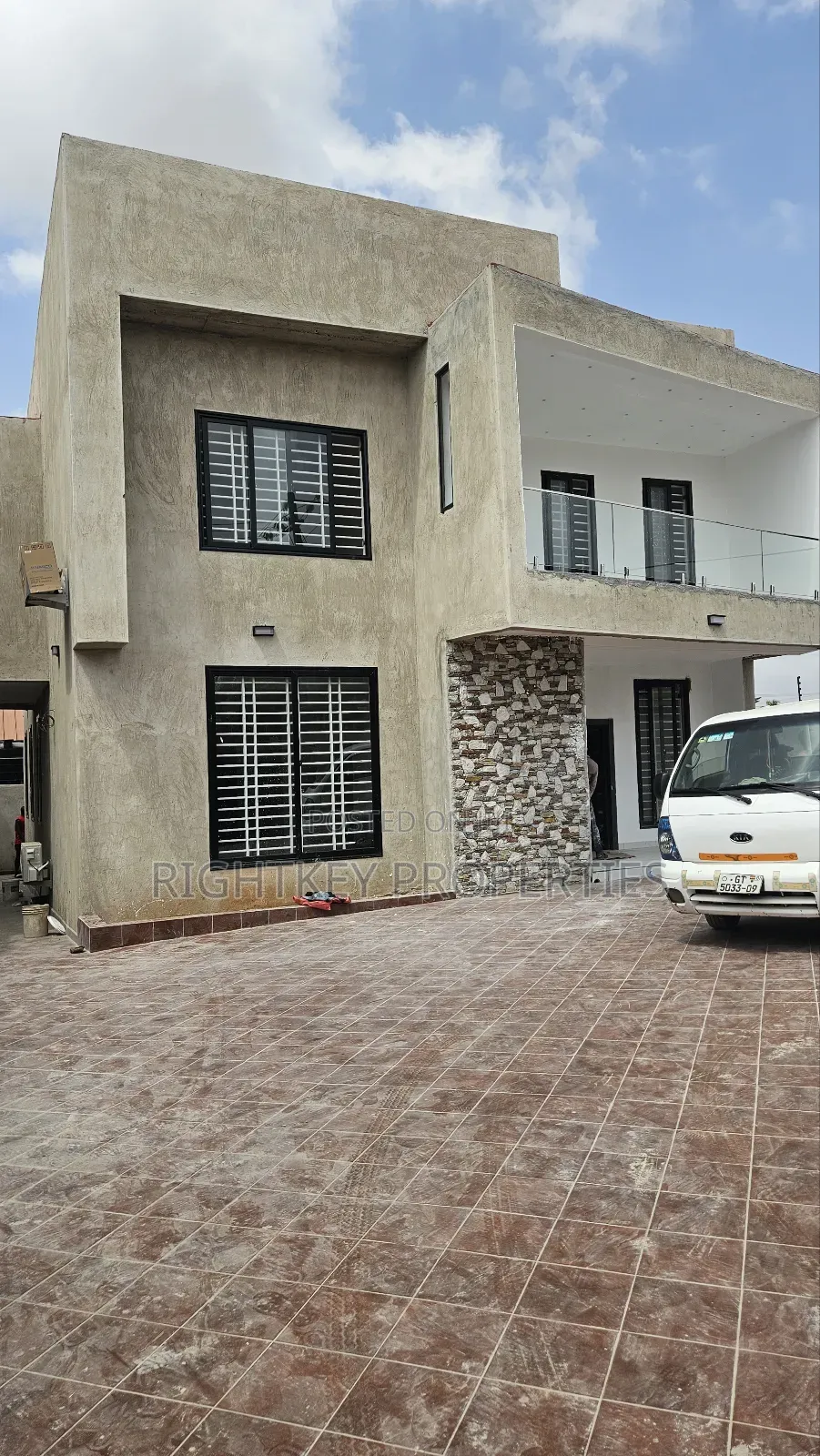 4bdrm Duplex in Santasi, Kumasi Metropolitan for sale