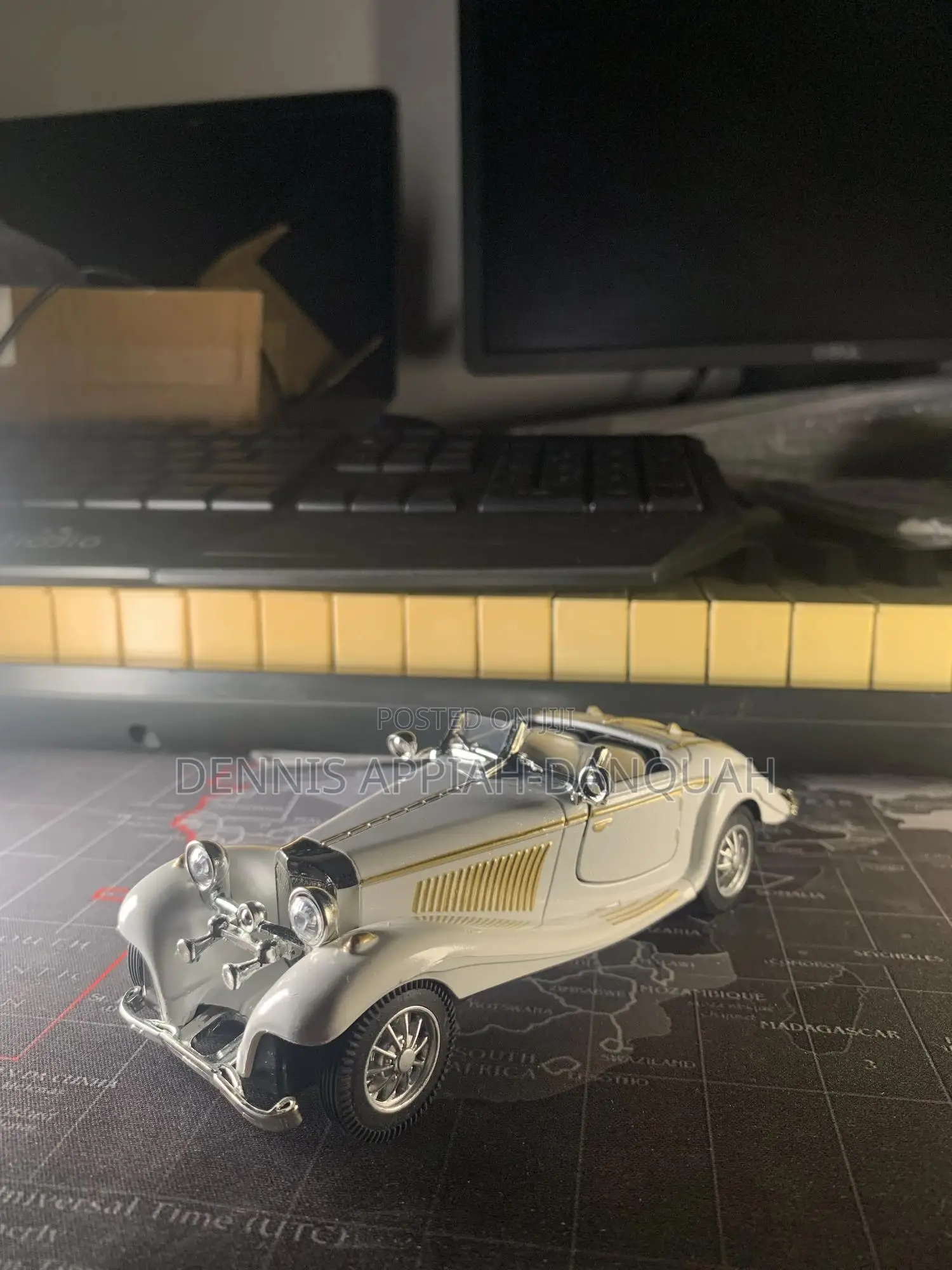 Classic Car Toy Car (Diecast Model)