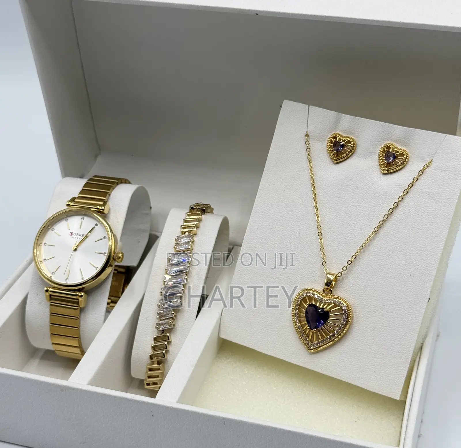 Luxury Ladies 4 Pieces Set A Perfect Gift Option For Her.