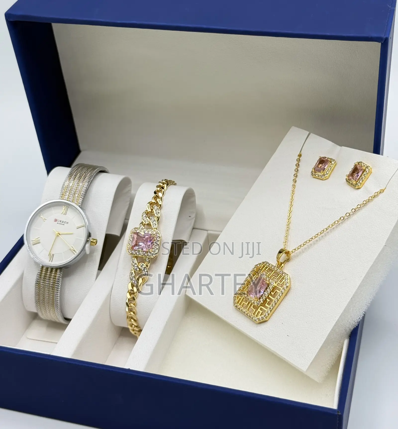 Luxury Ladies 4 Pieces Set A Perfect Gift Option For Her.