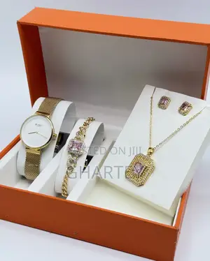 Luxury Ladies 4 Pieces Set A Perfect Gift Option For Her.