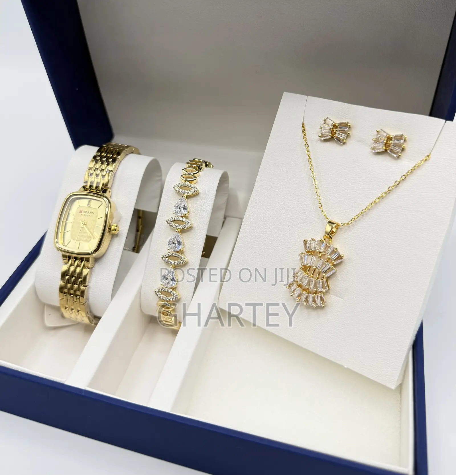 Luxury Ladies 4 Pieces Set A Perfect Gift Option For Her.