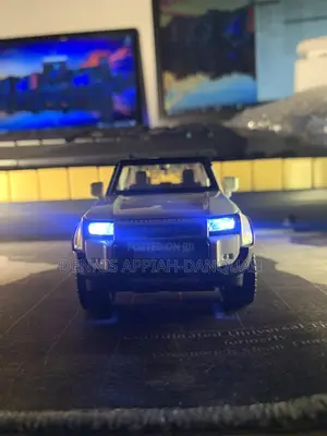 Toyota Land Cruiser Diecast Model