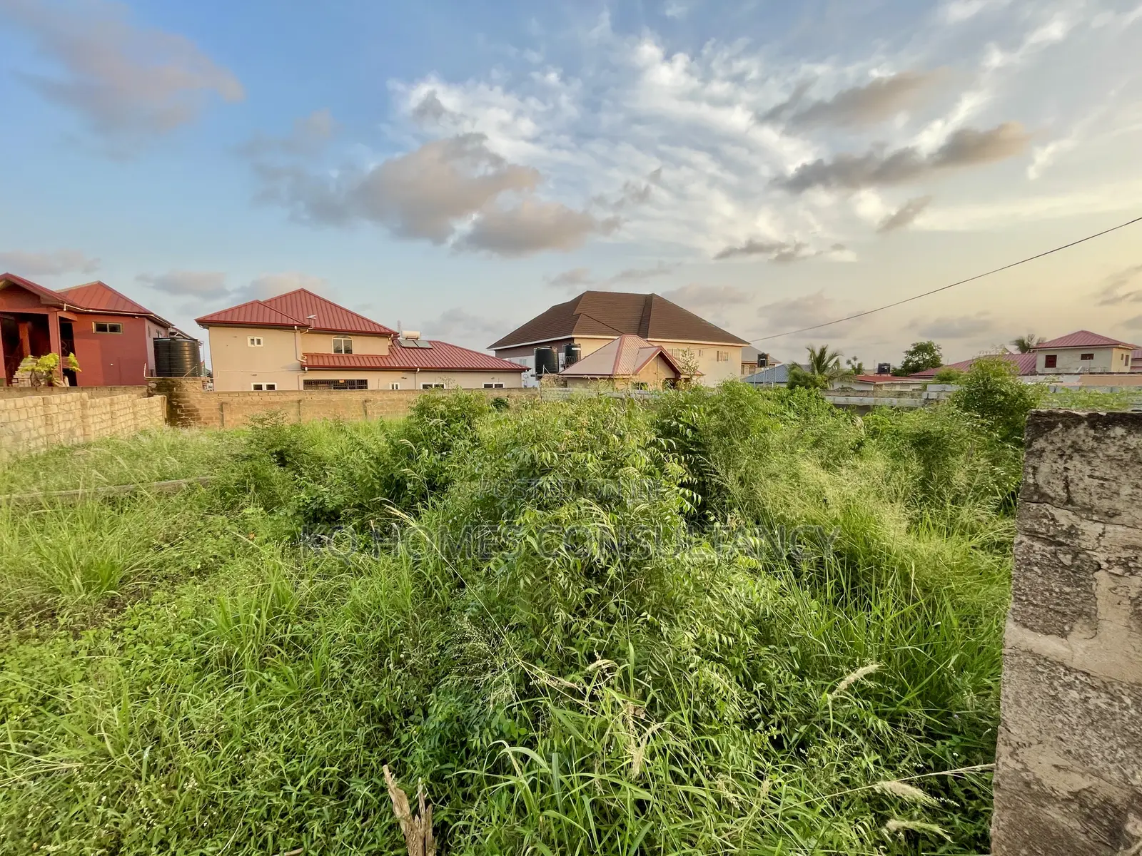 One Plot of Land for Sale at Lakeside