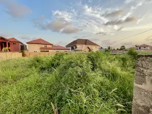 One Plot of Land for Sale at Lakeside