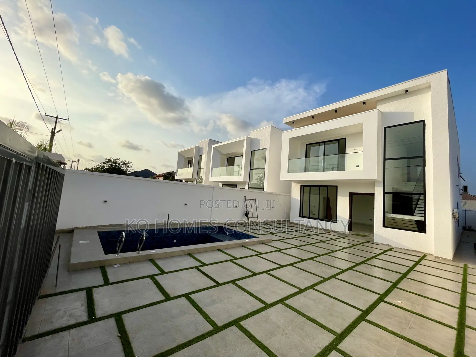 4bdrm House in Ashaley Botwe for sale