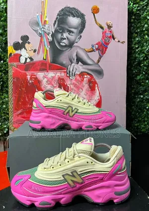 New Balance Sneaker