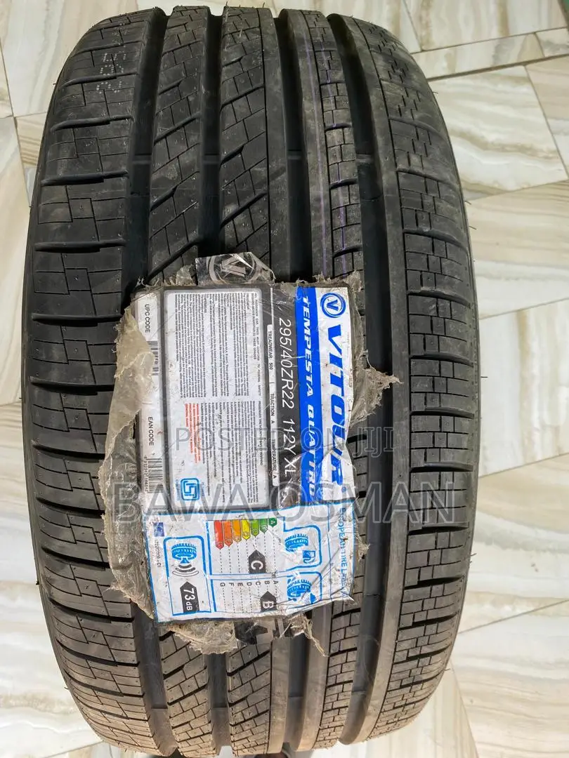 295/40/22 Tire