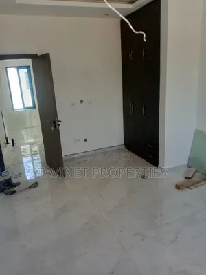 3bdrm Townhouse/Terrace in Ashaley Botwe for sale