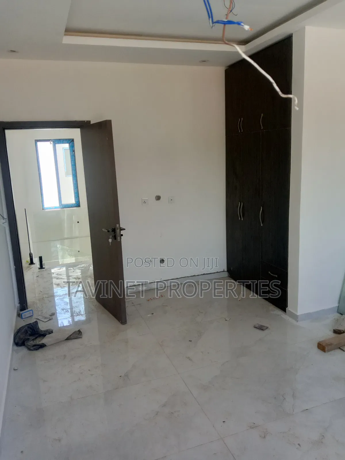3bdrm Townhouse/Terrace in Ashaley Botwe for sale