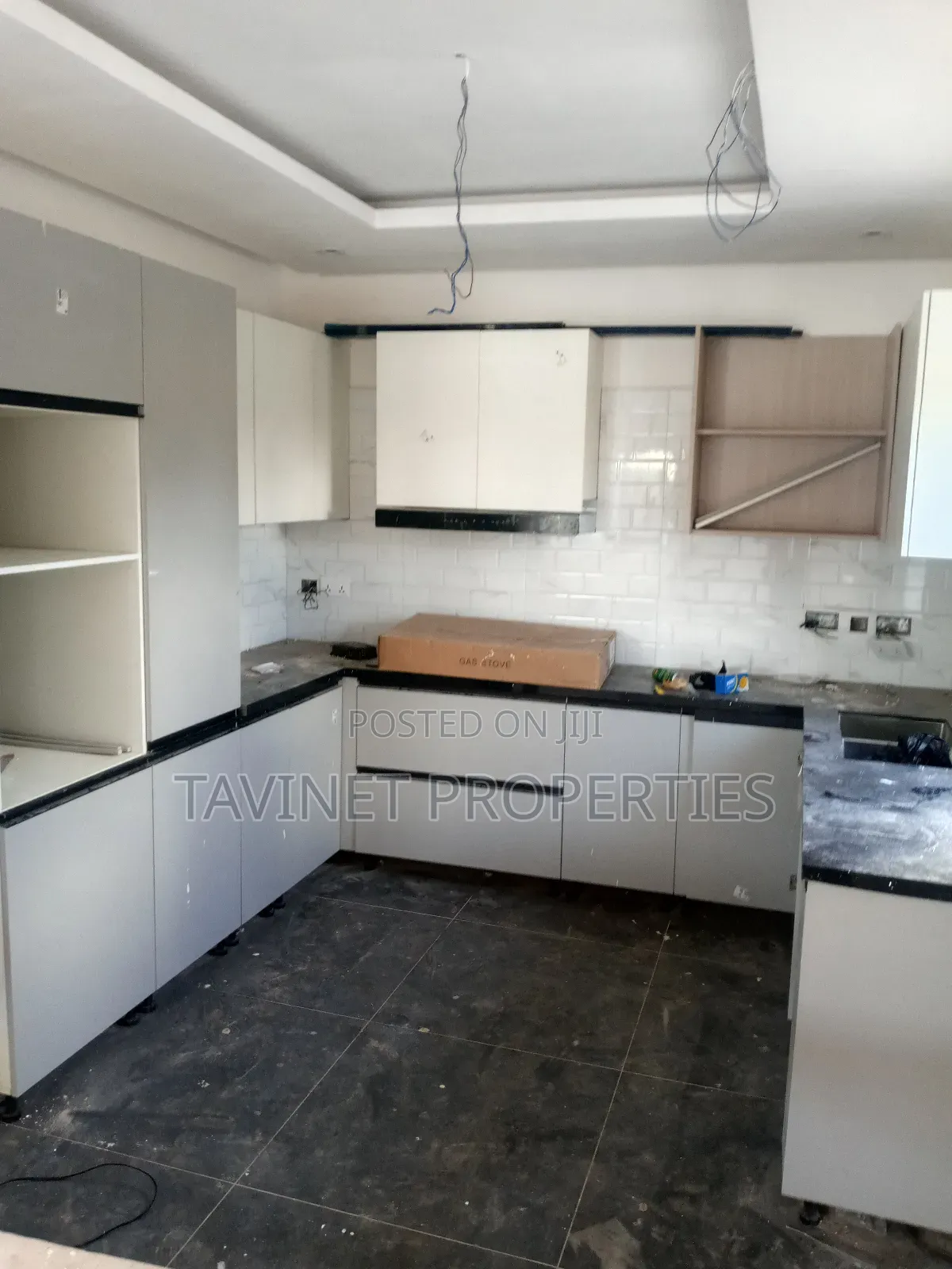 3bdrm Townhouse/Terrace in Ashaley Botwe for sale