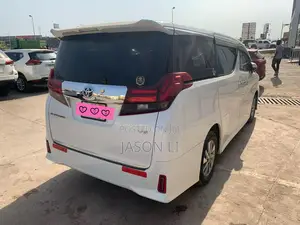 Toyota Alphard 3.5 Petrol AWD 2016 White