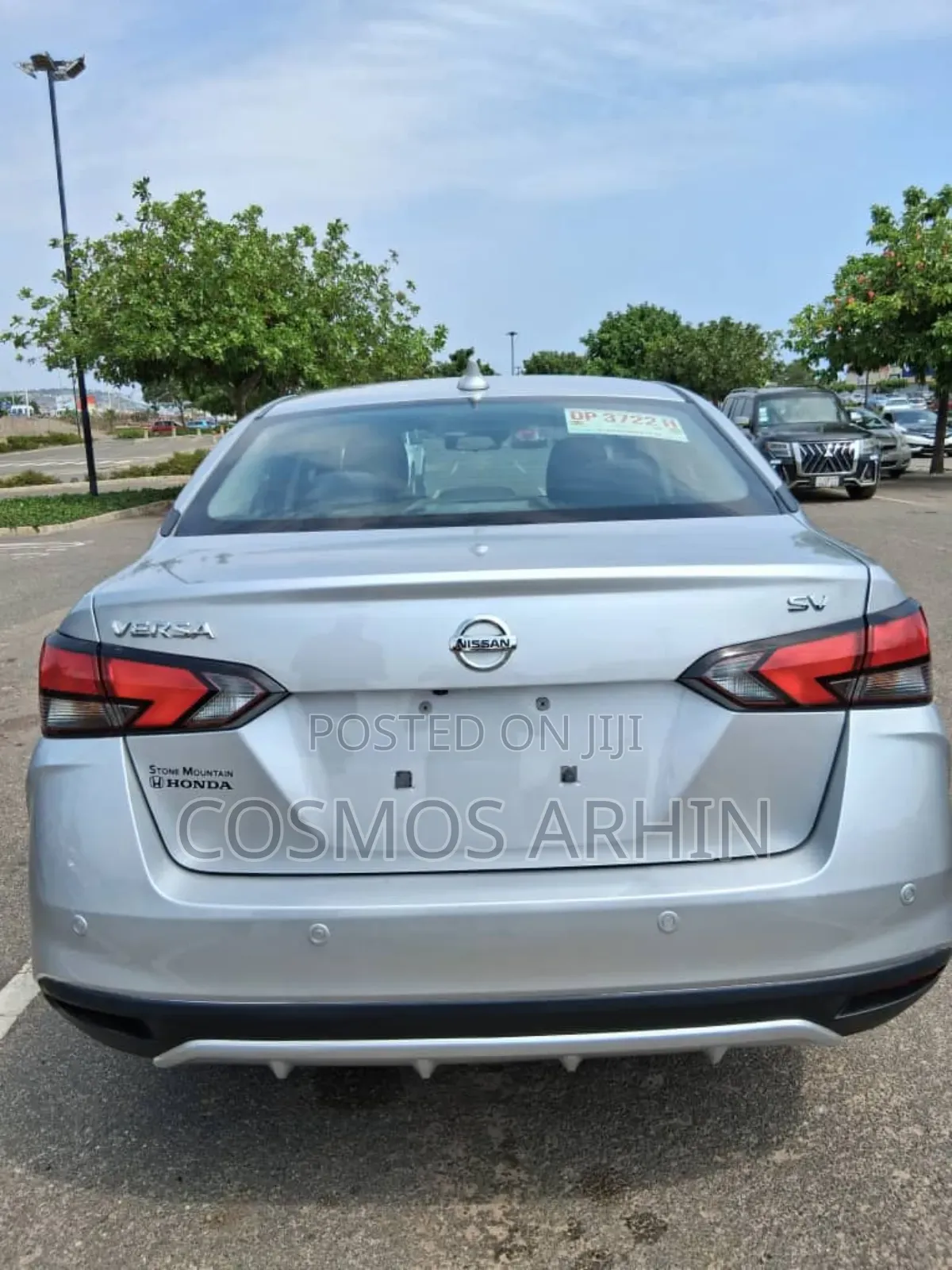 Nissan Versa 2022 Silver