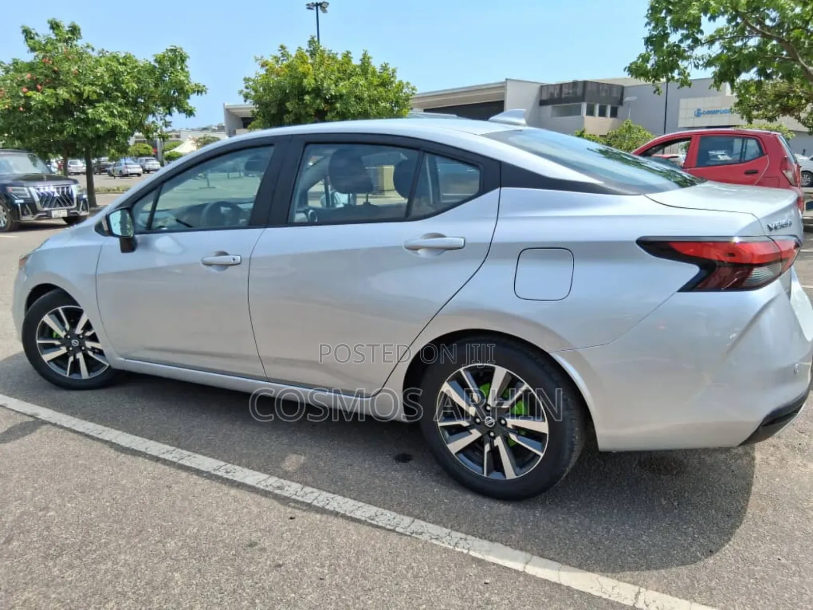 Nissan Versa 2022 Silver