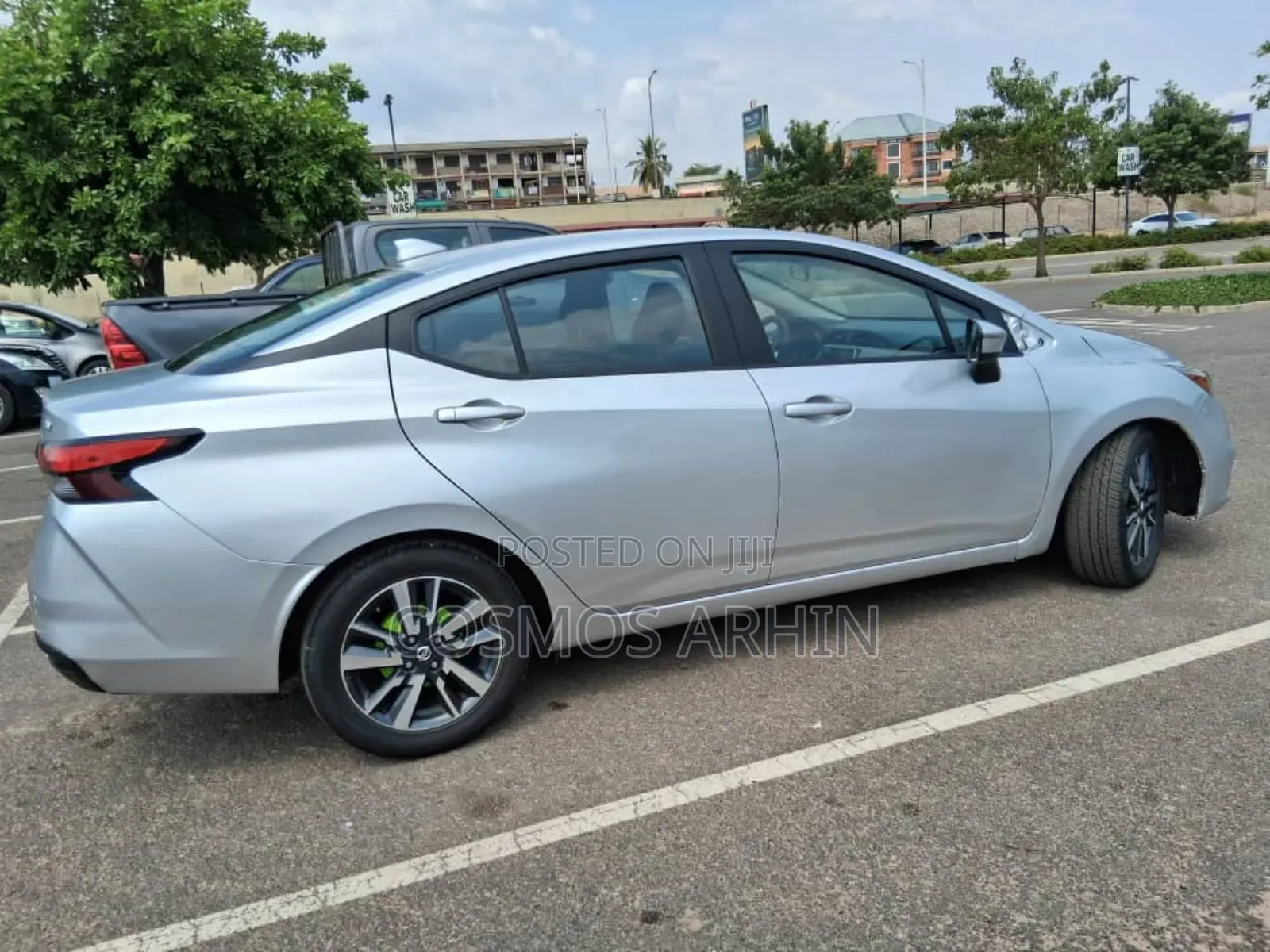 Nissan Versa 2022 Silver