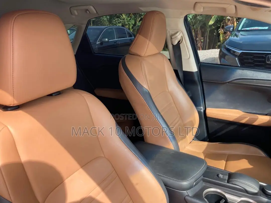 Lexus NX 300h Base 4x4 (2.5L 4cyl 2A) 2017 Black