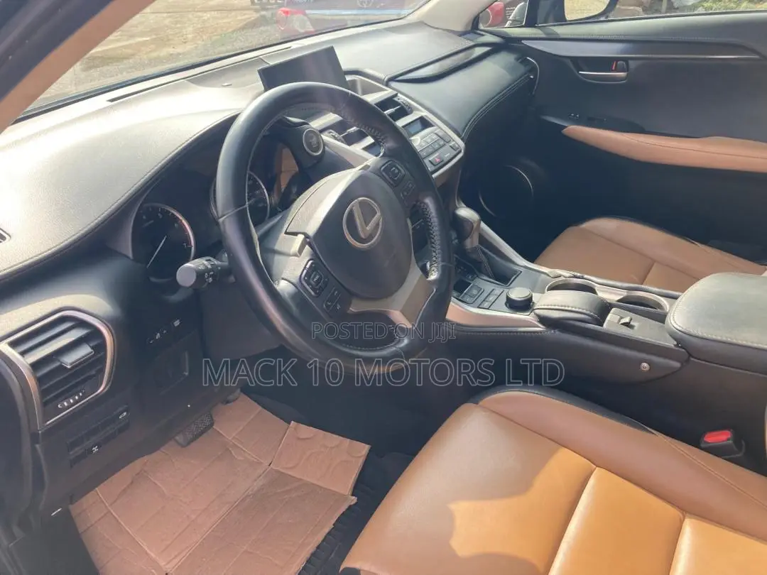 Lexus NX 300h Base 4x4 (2.5L 4cyl 2A) 2017 Black