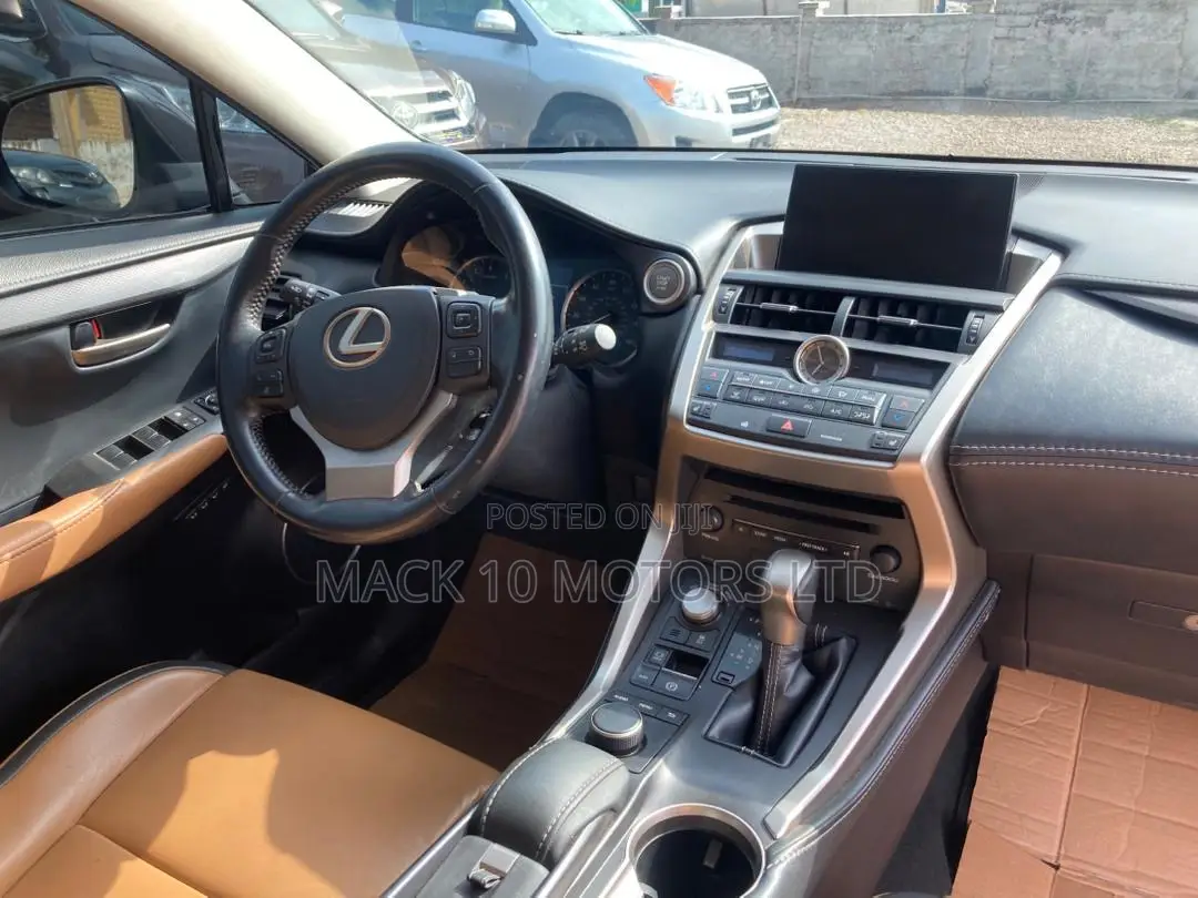 Lexus NX 300h Base 4x4 (2.5L 4cyl 2A) 2017 Black