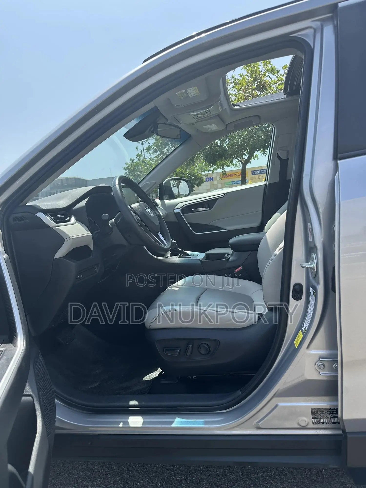 Toyota RAV4 2021 Gray