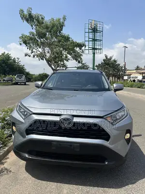 Toyota RAV4 2021 Gray