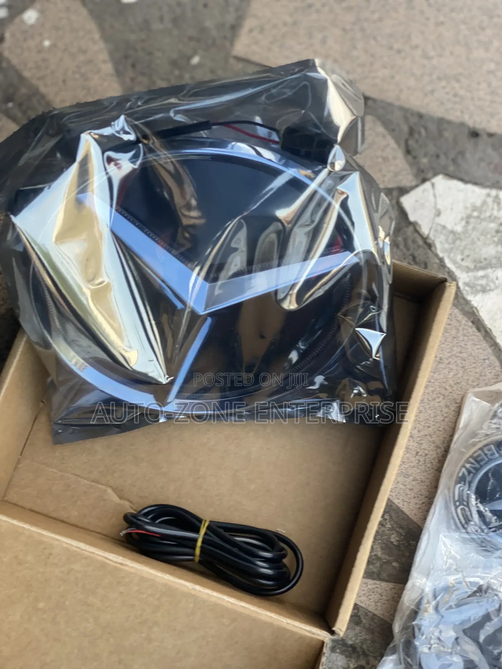 Mercedes Benz W204 C250 Led Crown Emblem