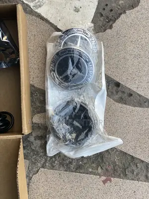 Mercedes Benz W204 C250 C300 Wheel Cup Set