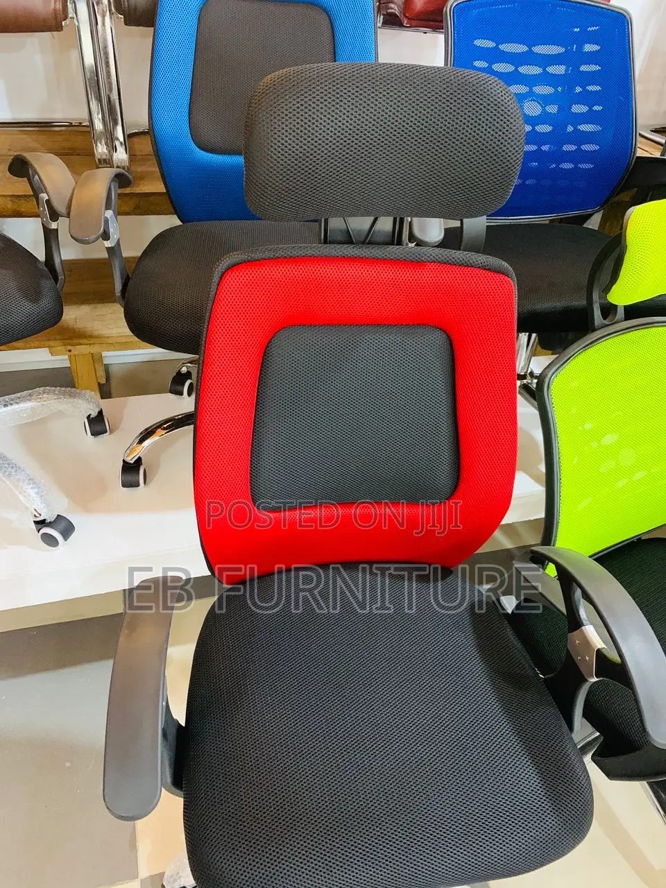 Office Chair With Arm and Headrest