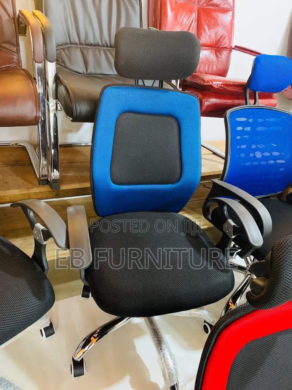 Office Chair With Arm and Headrest