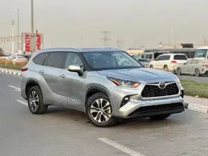Toyota Highlander 2021 Silver
