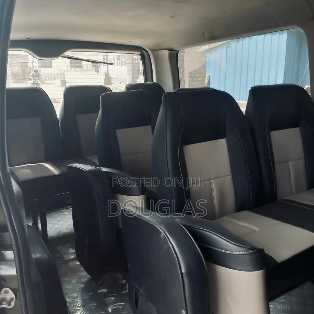 Toyota HiAce 2008 Black