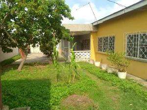 4bdrm House in Dansoman, Exhibition for sale