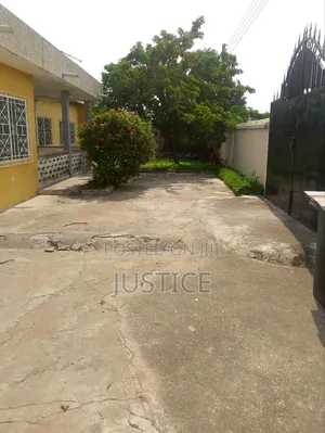 4bdrm House in Dansoman, Exhibition for sale