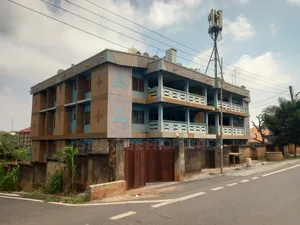 20bdrm House in Bohyen Abrepo, Kumasi Metropolitan for sale