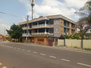 20bdrm House in Bohyen Abrepo, Kumasi Metropolitan for sale