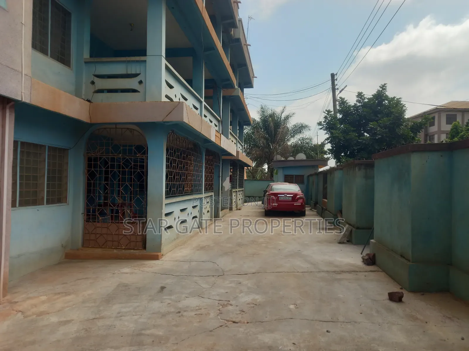 20bdrm House in Bohyen Abrepo, Kumasi Metropolitan for sale