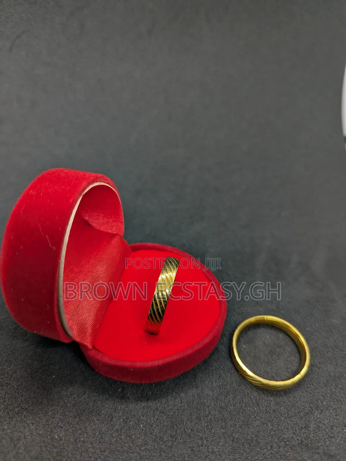 Men's Wedding Rings ( Swipe For More Designs)