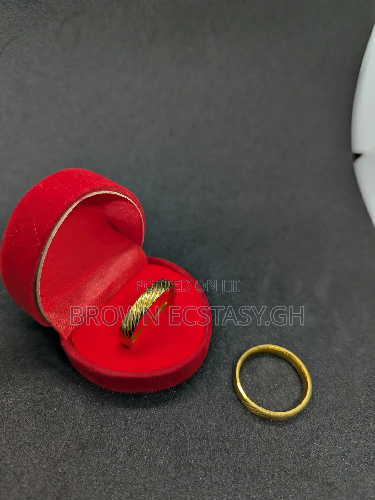 Men's Wedding Rings ( Swipe For More Designs)