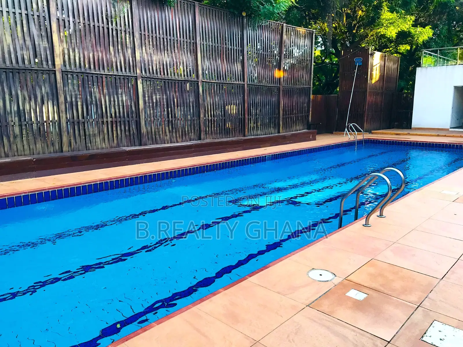 Furnished 4bdrm House in Shopping Arcade Area for sale